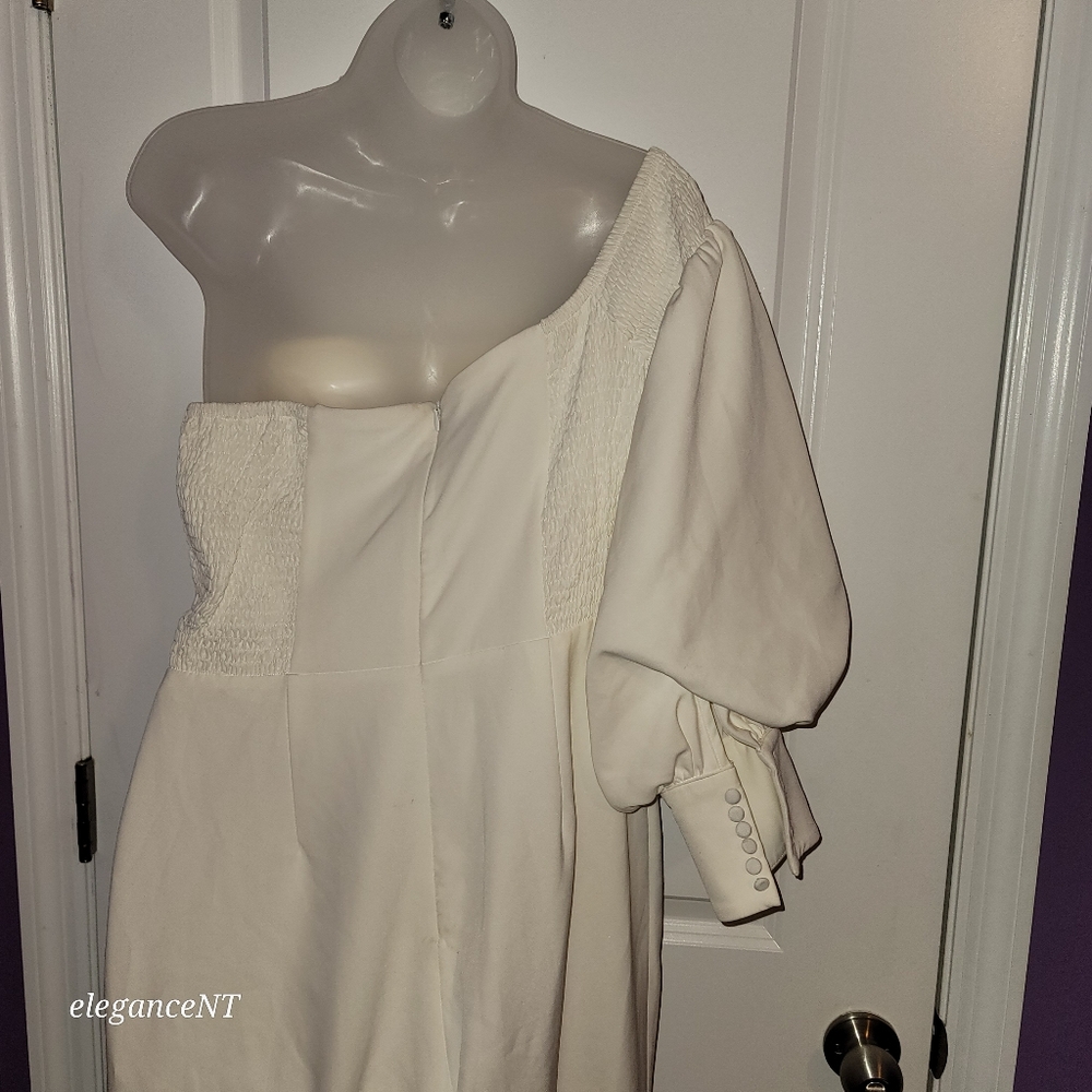 Lavish Alice White One Sleeve Jumpsuit Sz: 10 NWT - Picture 10 of 12